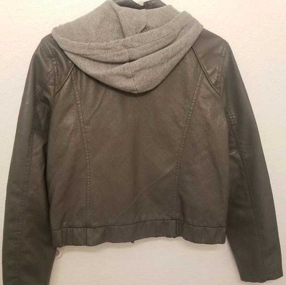 Leather jacket - Picture 2 of 2